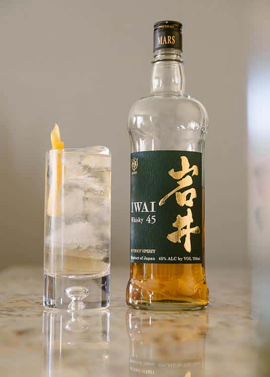 a whisky highball and bottle of Japanese whisky