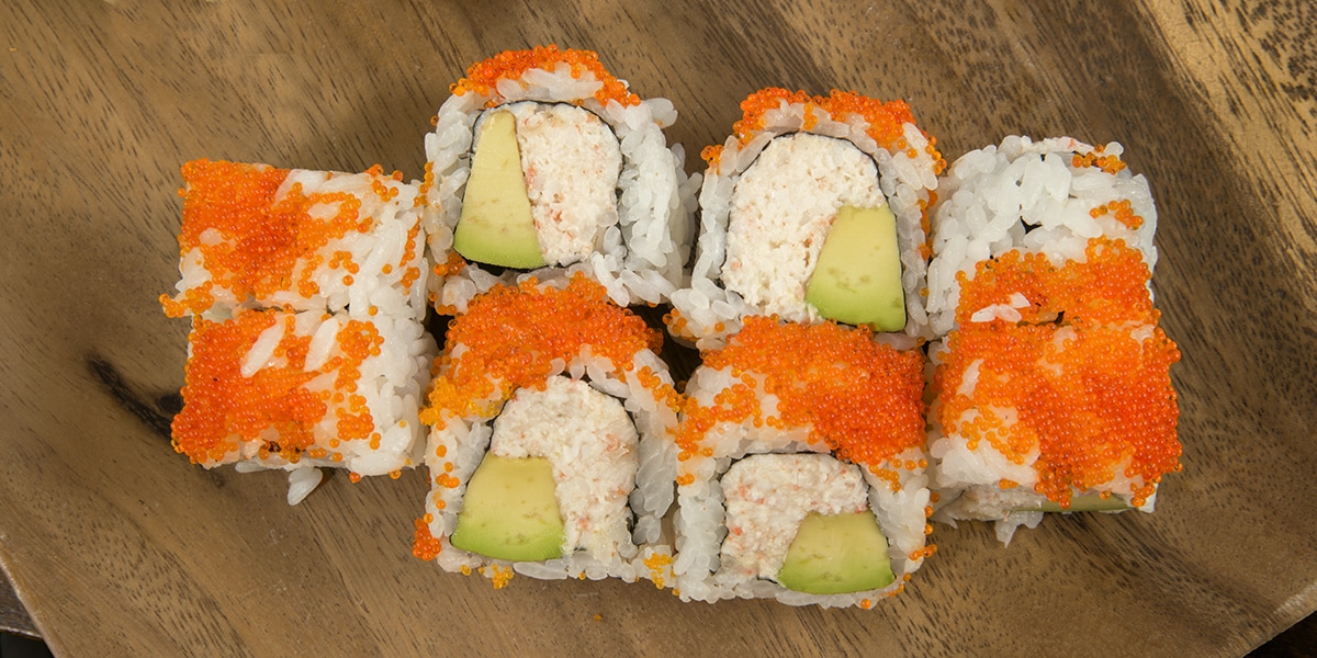 The California Roll Guide: Ingredients, History, Calories, &amp; Recipe (2023)