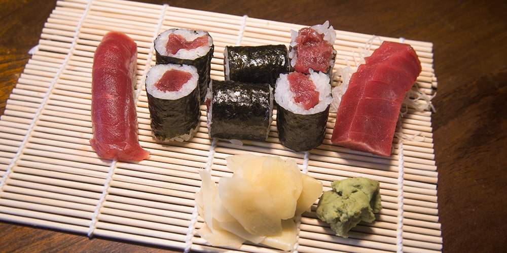 mebach maguro nigiri, sashimi, and tekka roll